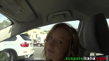 Olasz nő a kocsiba kívánta meg a répát Thumb