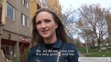 Szőke magyar amatőr punci pénzért kefél Thumb